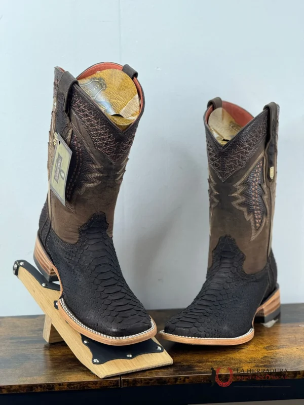 HOMETOWN DOUBLE KICKER WESTERN BOTA CAFÉ PUNTA CUADRADA - Imagen 3